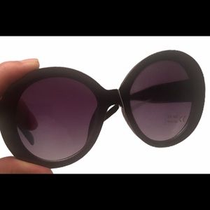 Sunglasses Round Black Oversize New
